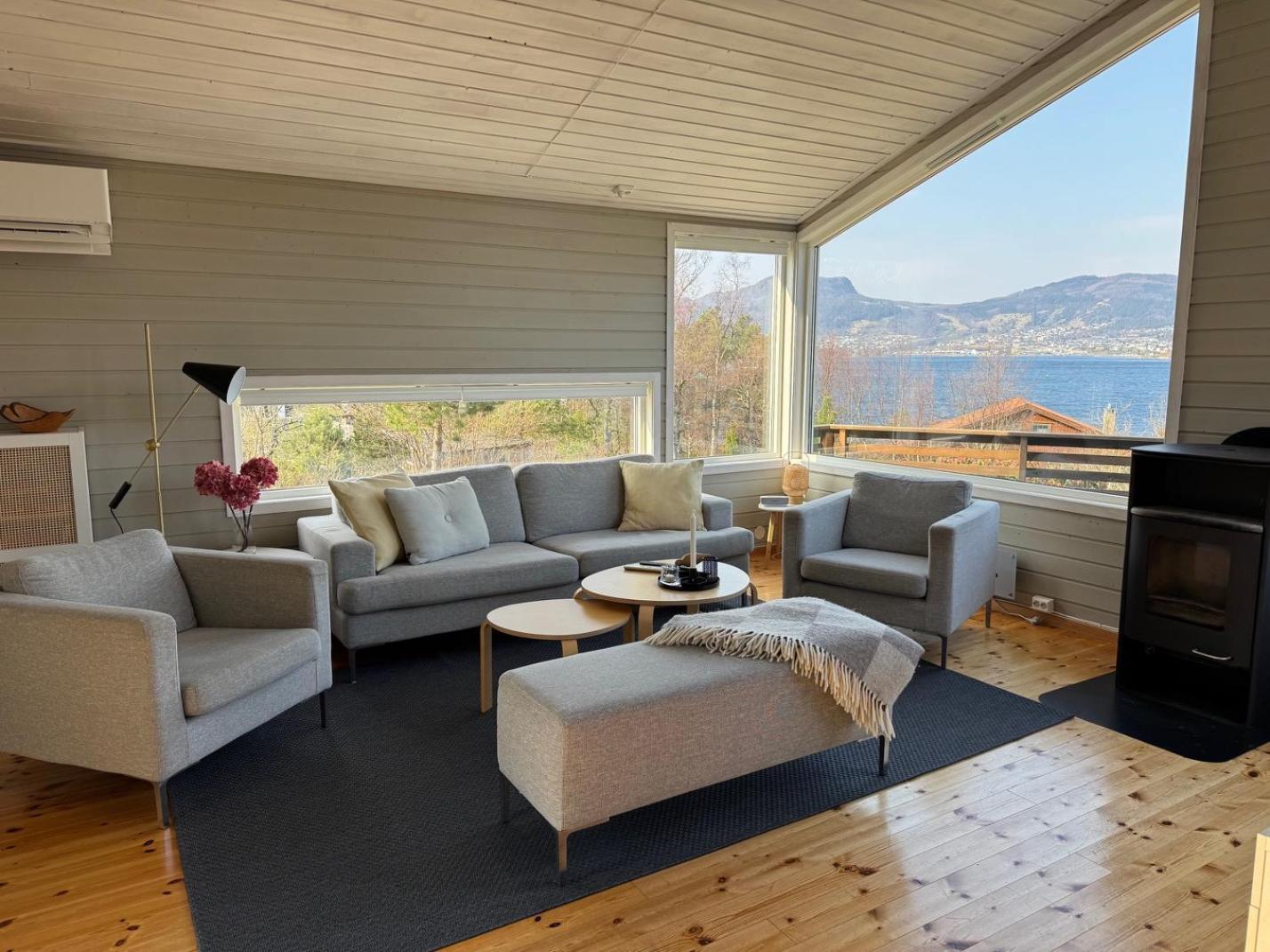 Villa Charming House Located By The Fjord With The Pultpitrock Within Short Distance Jørpeland Esterno foto